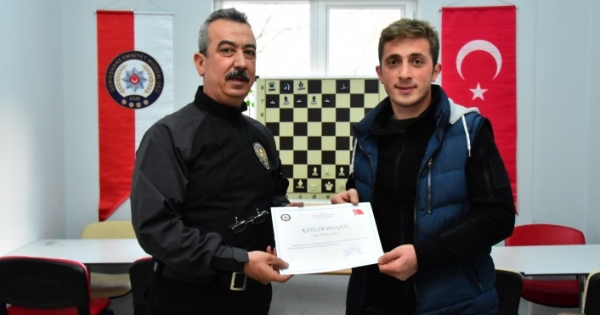 国际象棋锦标赛 #news、#news、#Gümüşhane #news 来自 Gümüşhane 警察局